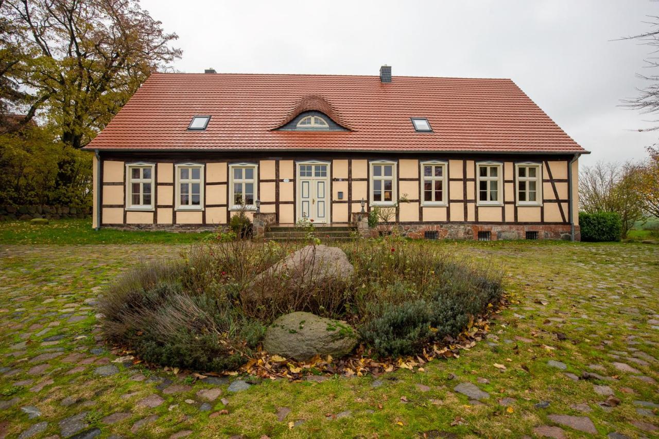 Altes Pastorat Schwichtenberg Borrentin Esterno foto